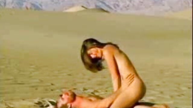 Kvaliteetne :  Pisike Latina tibu hüppab rasvasel konnal nagu osav pornostaar Seksikas videod 