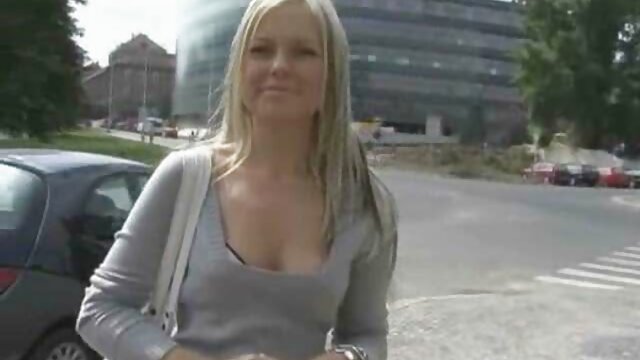 Kvaliteetne :  Blondi tüdruku seotakse kinni ja kasutatakse hunnik kutte fucktoyna Seksikas videod 